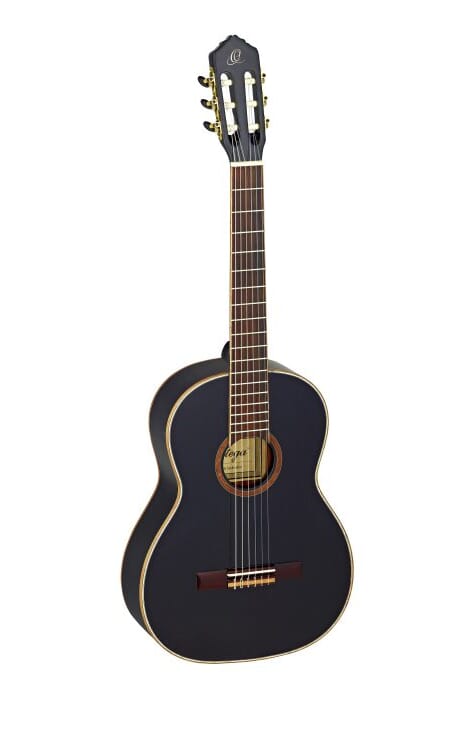 Ortega R221BK klassisk sort gitar med bag