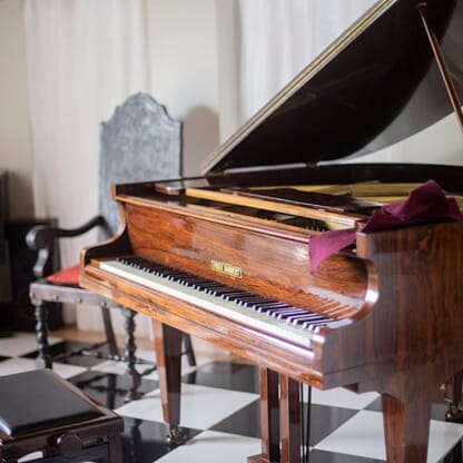 Sikre perfekt lyd med profesjonell stemming av flygel